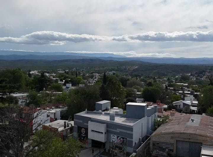 Venta Dúplex 1 Dormitorio con Patio y Cochera | Villa Carlos Paz - 2