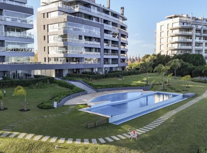 Departamento en Venta, 5 Ambientes en Enyoi, con Parrilla - 3