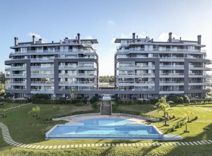 Departamento en Venta, 5 Ambientes en Enyoi, con Parrilla - 2
