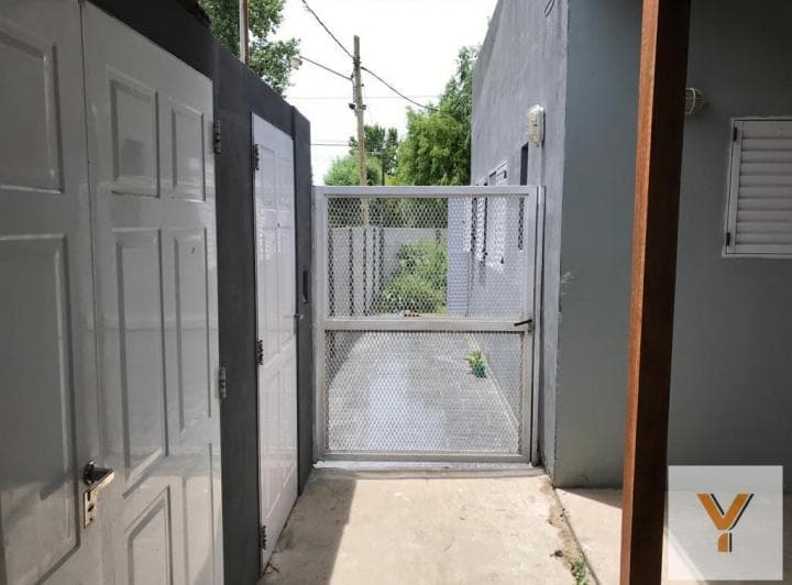 Casa en Venta - 1 Dormitorio 1 Baño - Cochera - Gambier, La Plata - 3