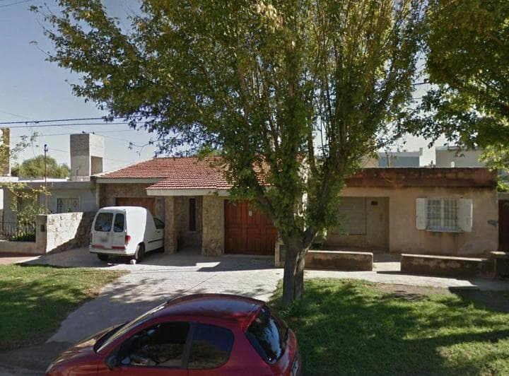 Casa en Venta - 3 Dorm. 2 Baños - Río Cuarto - 3