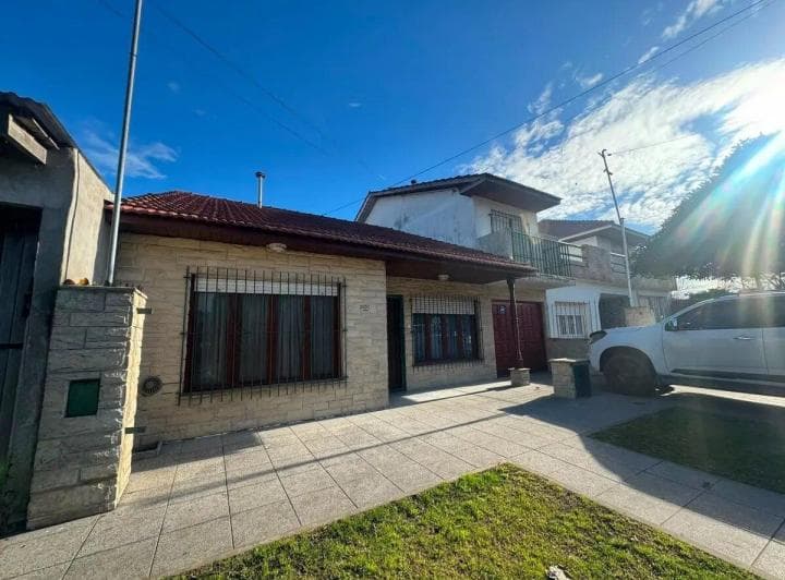 Casa 5 Ambientes en Venta - 2