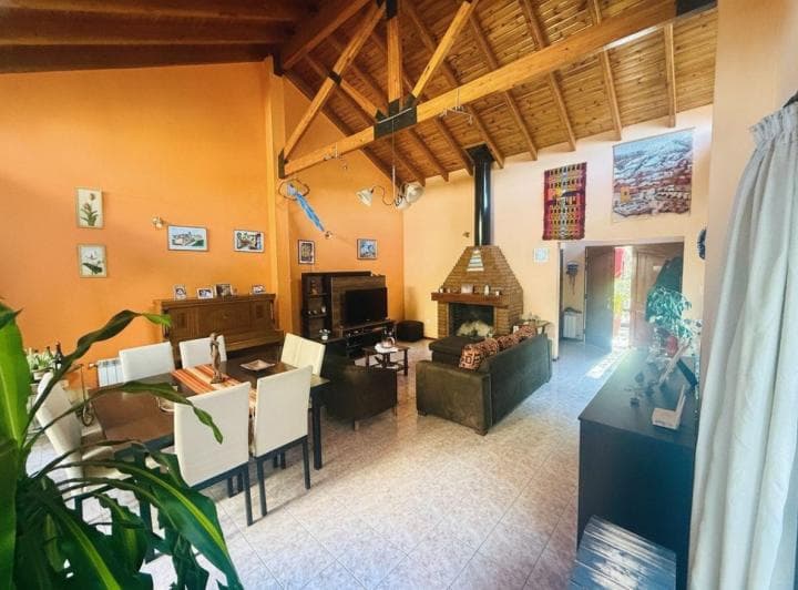 Casa 4 Dorm. · Lote 409 m² · Sexta Sección - 3