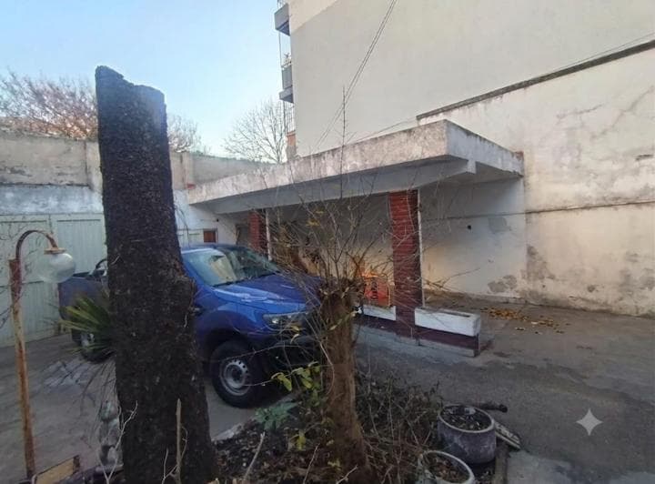 Casa a Refaccionar en Lote 8,66 X 47,45 Usam - 2