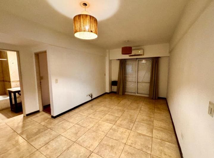 Venta Dpto 2amb Balcon Al Frente Categoria Moron - 2