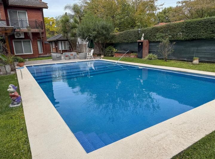 Venta Permuta Casa de Categoria 7 Ambientes Leloir - 3