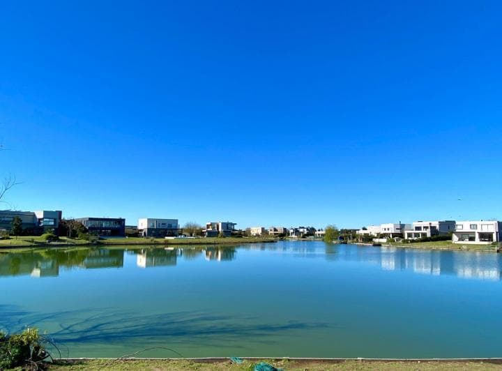 Venta Casa Estrenar a La Laguna con Pileta Cantón - 2