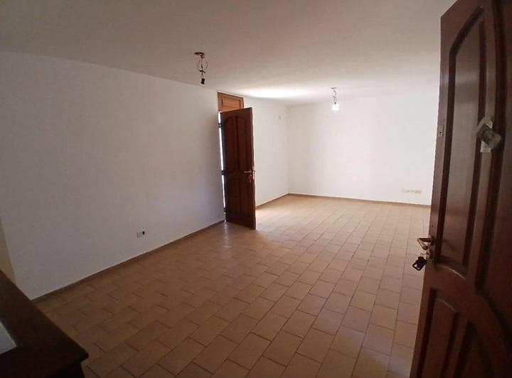 Venta Casa Barrio Ujemvi. Las Heras - 2
