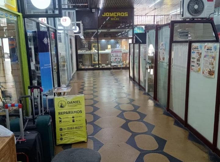 Local con Entre Piso de Losa en Galeria Centenera, en 1° Junta, Ingreso por 2 Calles - 3
