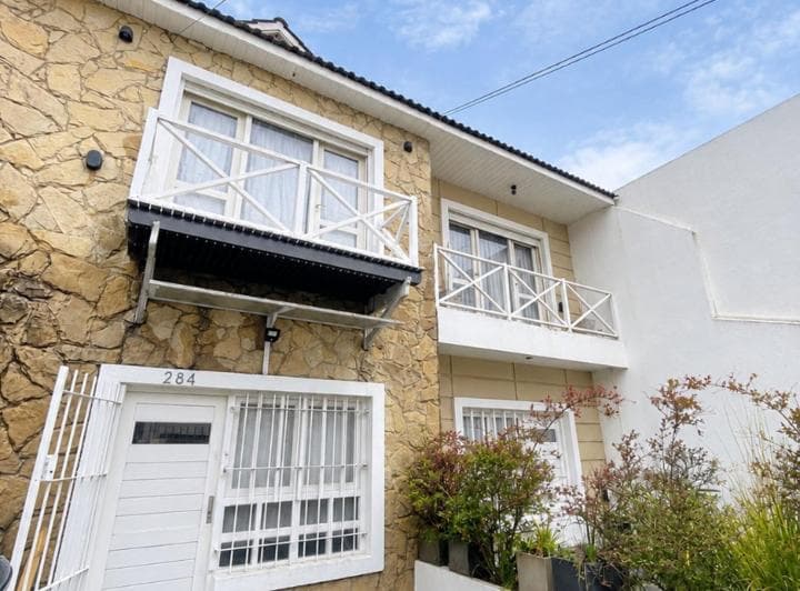 Venta Duplex de 3 Plantas con Patio y Parrilla - 2