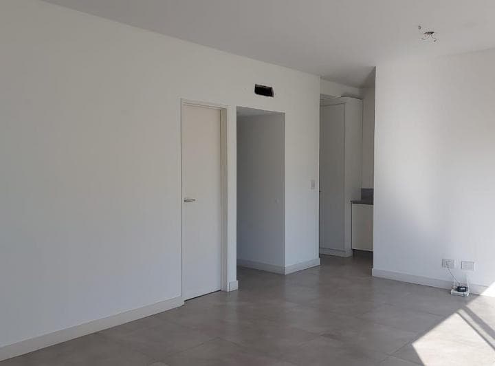 Oportunidad. Impecable Departamento Tres Ambientes con Vista a La Piscina - 4