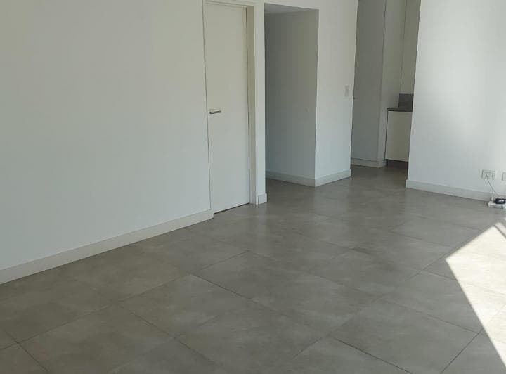 Oportunidad. Impecable Departamento Tres Ambientes con Vista a La Piscina - 3