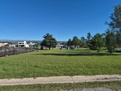 LOTE DE 866M2 EN CARLOS PAZ GOLF COUNTRY CLUB CON FINANCIACIÓN - 23.000 Y CUOTAS - - 4
