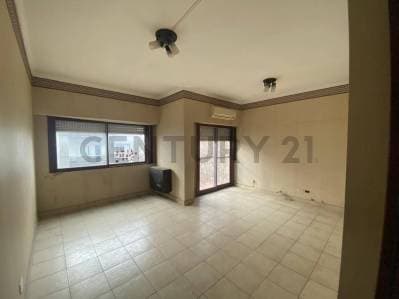 Venta Departamento 4 ambientes con dependencia/escritorio APTO CREDITO - Caseros, Tres de Febrero. - 3