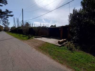CASA EN VENTA EN BARRIO AEROPUERTO LA PLATA - 2