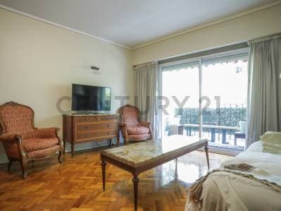 VENTA o PERMUTA 4 ambientes Renovado 4°piso c/Balcon + Cochera Opc PALERMO - 2
