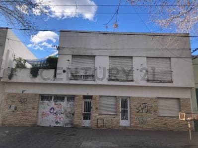 9 entre 63 y 64 Casa mas Departamento en Venta La Plata - Principal