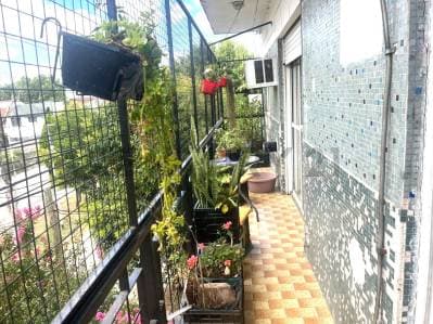 VENTA DEPARTAMENTO 3 AMBIENTES, POR ESCALERA MUY LUMINOSO Y AMPLIO. - Principal