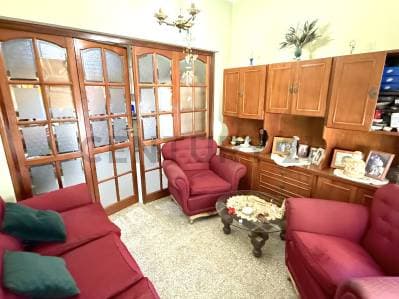 Casa de 2 dormitorios con cochera doble. VENADO TUERTO. - 5