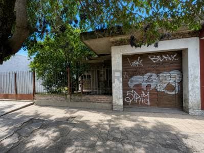 VENTA CASA CON LOCAL A REFACCIONAR - 3