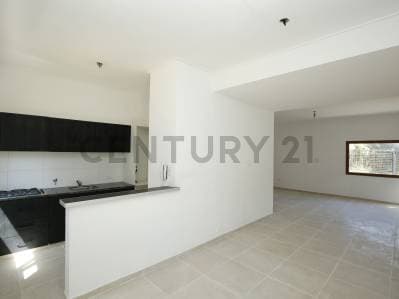 CASA A RE ESTRENAR EN VENTA EN GONNET 2 DORMITORIOS Y PARQUE - 2