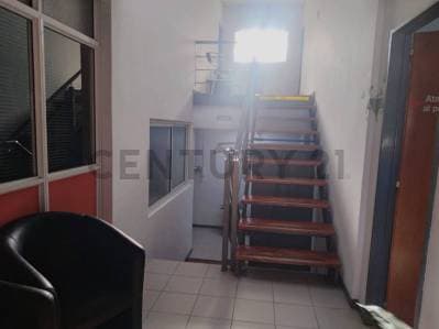 Av7 entre 521 y 522 n 1033 - Oficina en venta- Tolosa La Pla - 3