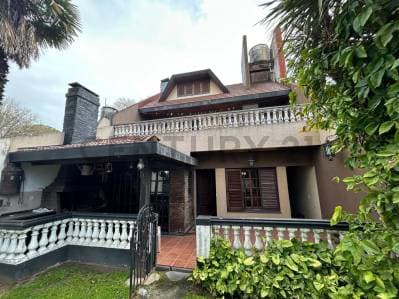 VENTA CASA VILLA BALLESTER JARDIN Y PILETA - 2