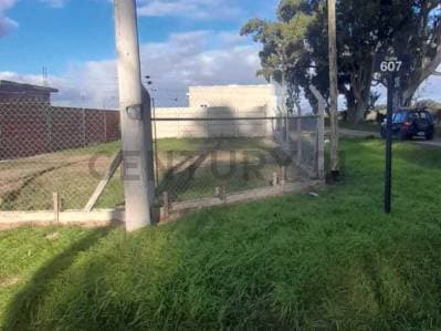 Lote con Construccion en Venta en Barrio Altos del Alba - Principal