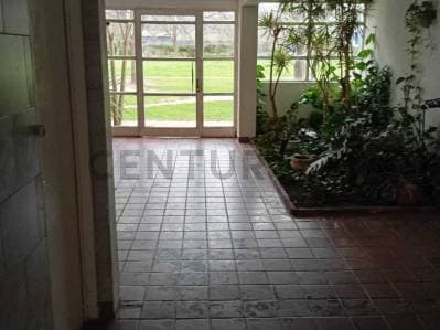 Departamento muy amplio de 3 dormitorios en zona facultades. - 2