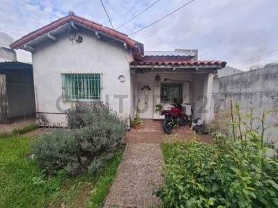 Venta de Casa 3 AMBIENTES en San Justo, La Matanza - Principal