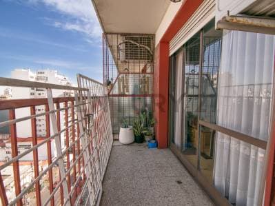 VENTA DEPTO 4 AMBIENTES C/DEP Y COCHERA-FLORES - 2