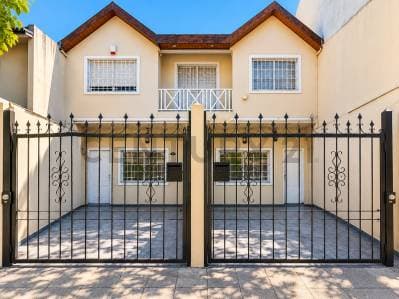 Venta Duplex 4 Ambientes Caseros Centro Cochera Patio Parrilla Apto Crédito - 2