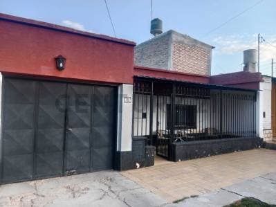 CASA EN VENTA KM11 GUAYMALLEN - Principal