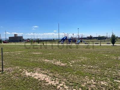 EXCELENTE LOTE en Cuestas de Manantiales 294 metros - 4
