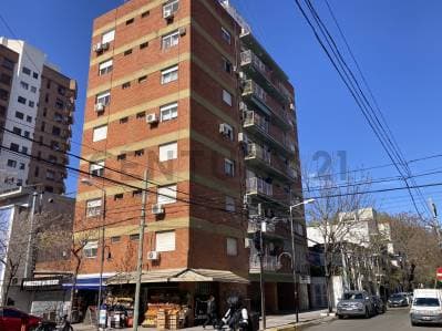 Departamento de 3 ambientes en venta en pleno centro de San Fernando - 2