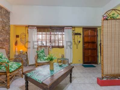 VENTA CASA 6 AMBIENTES 4 DORMITORIOS + COCHERA + QUINCHO + TERRAZA | LA PATERNAL - Principal
