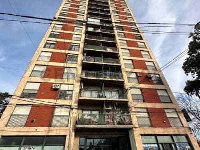 VENTA AMPLIO DEPTO 4AMB CON BALCON - 2