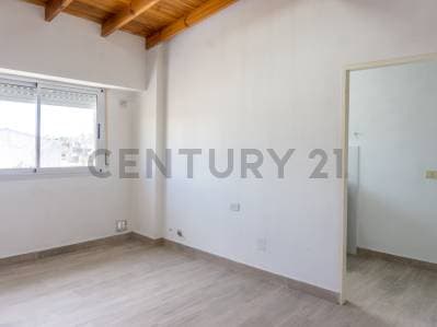 Departamento de 1 dormitorio Reciclado en Venta en La Plata - 3