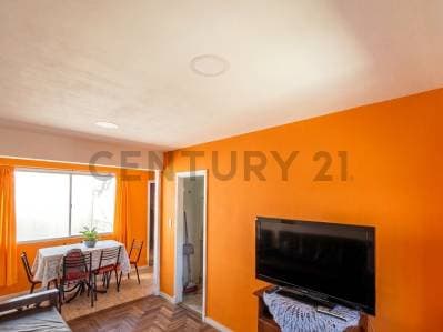 VENTA DEPARTAMENTO 3 AMBIENTES EN LA PERLA - 2