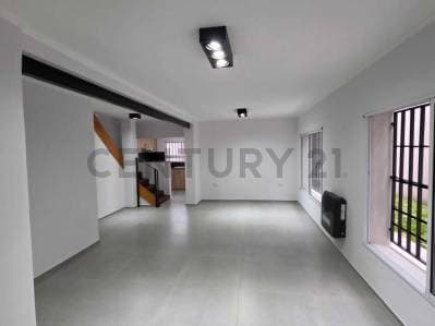 VENTA DE CASA 3 DORMITORIOS RECICLADA 100% LADO RIO - 5