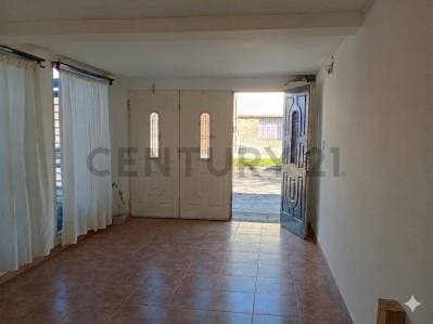 Venta en Bloque: Casa y Departamento - 3