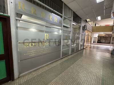 Venta Local en San Isidro a 1 cuadra de Peatonal y Estacion de Tren Mitre - 2