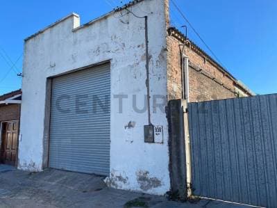 C21 LOPAZZO ESTUDIO INMOBILIARO VENDEMOS predio con galpones - 4
