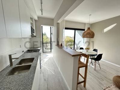 Departamento de 1 dormitorio a estrenar en venta en La Plata - 2