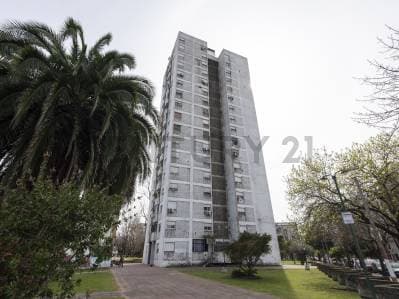 DEPARTAMENTO EN ALQUILER EN LA PLATA DE 3 DORMITORIOS - 3