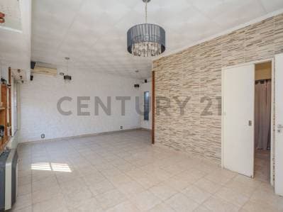 VENTA CASA 4 AMB + OFICINA CON COCHERA EN CASEROS PERMUTA - 4