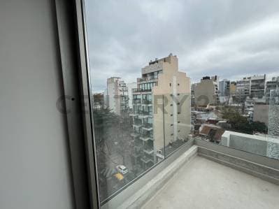 VENTA-Estrená en las alturas. Monoambiente al frente, 7° piso con balcón, SUM, rooftop · Palermo - 4