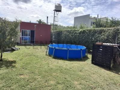 Venta de casa en Sicardi, 2 ambientes y jardín - 4