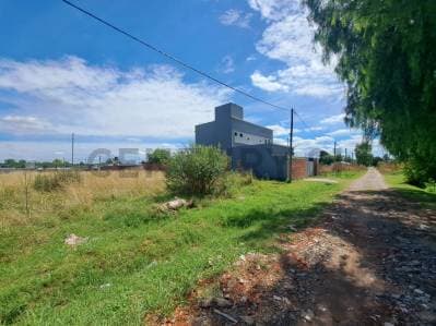 SE VENDE TERRENO EN LA PLATA - 3