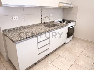 Venta departamento 2 ambientes con patio y parrilla al frente - 5